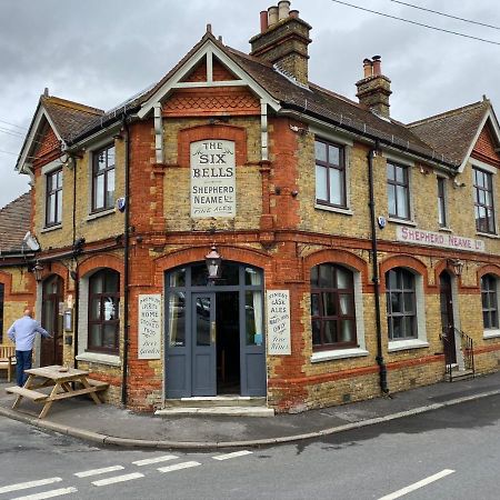 The Six Bells Bed & Breakfast Rochester  Exterior photo