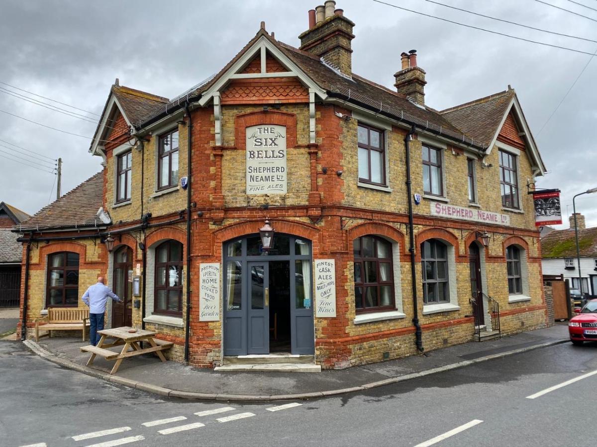 The Six Bells Bed & Breakfast Rochester  Exterior photo